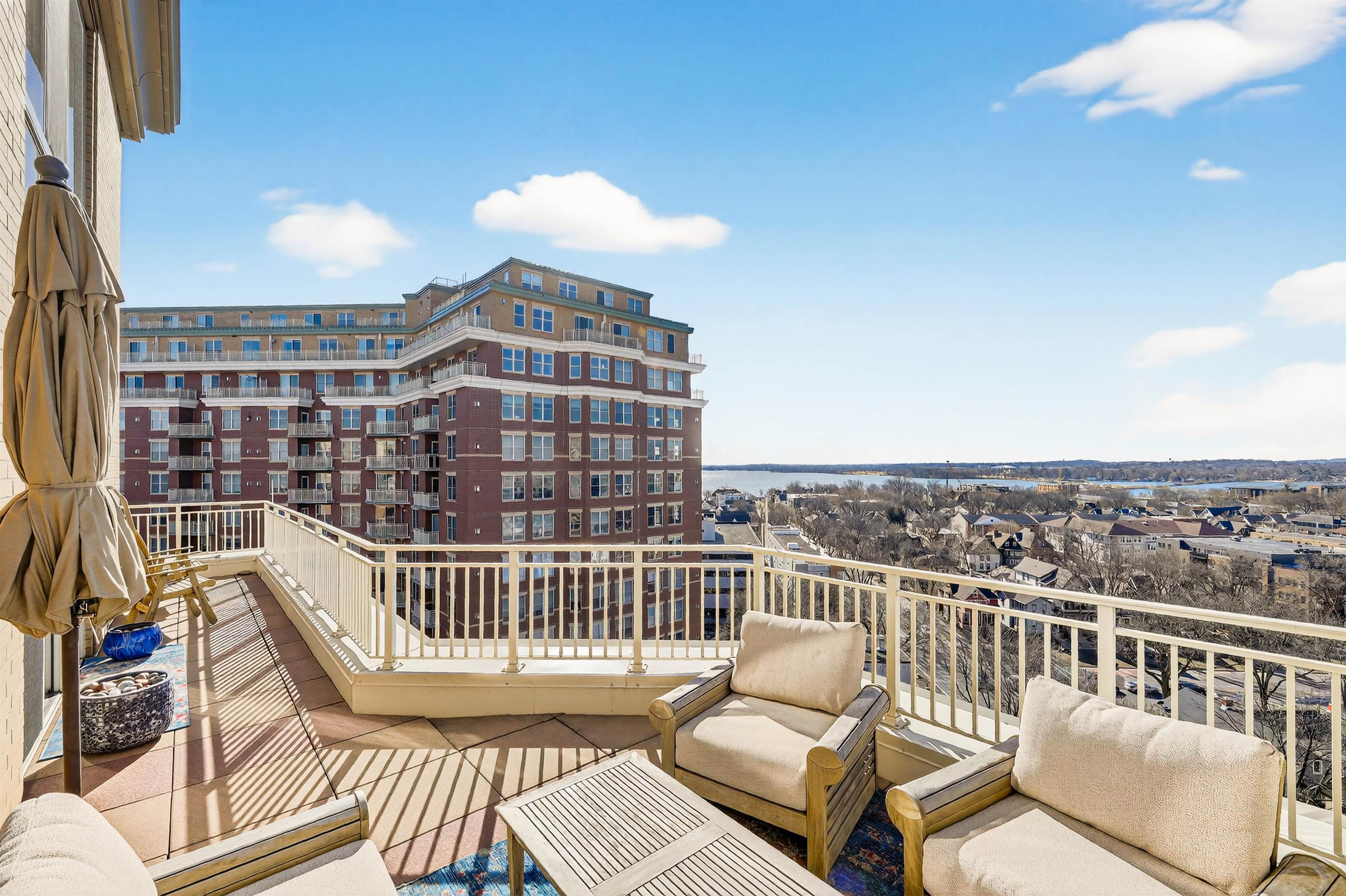 333 West Mifflin Street, Unit 1251 Madison, WI 53703 - Photo 4 of 57