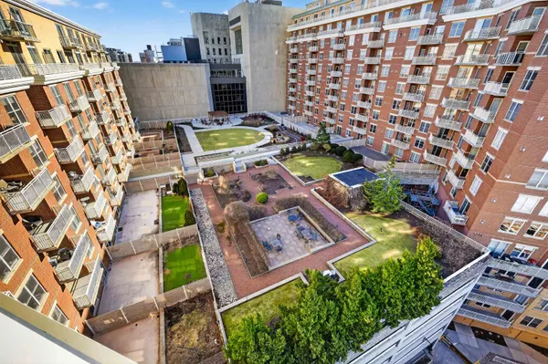$1,800,000 | 333 West Mifflin Street, Unit 1251, Madison, WI 53703