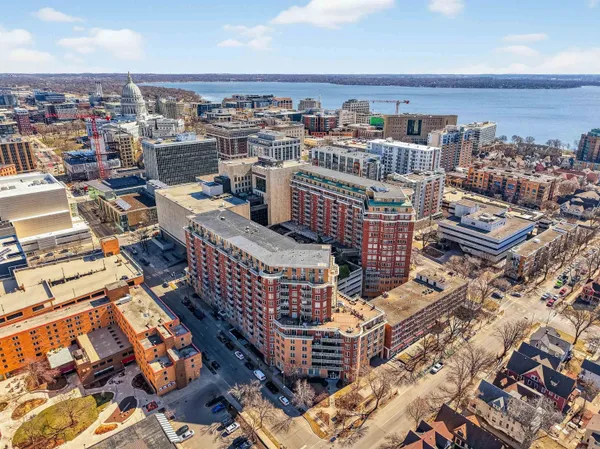 $1,800,000 | 333 West Mifflin Street, Unit 1251, Madison, WI 53703