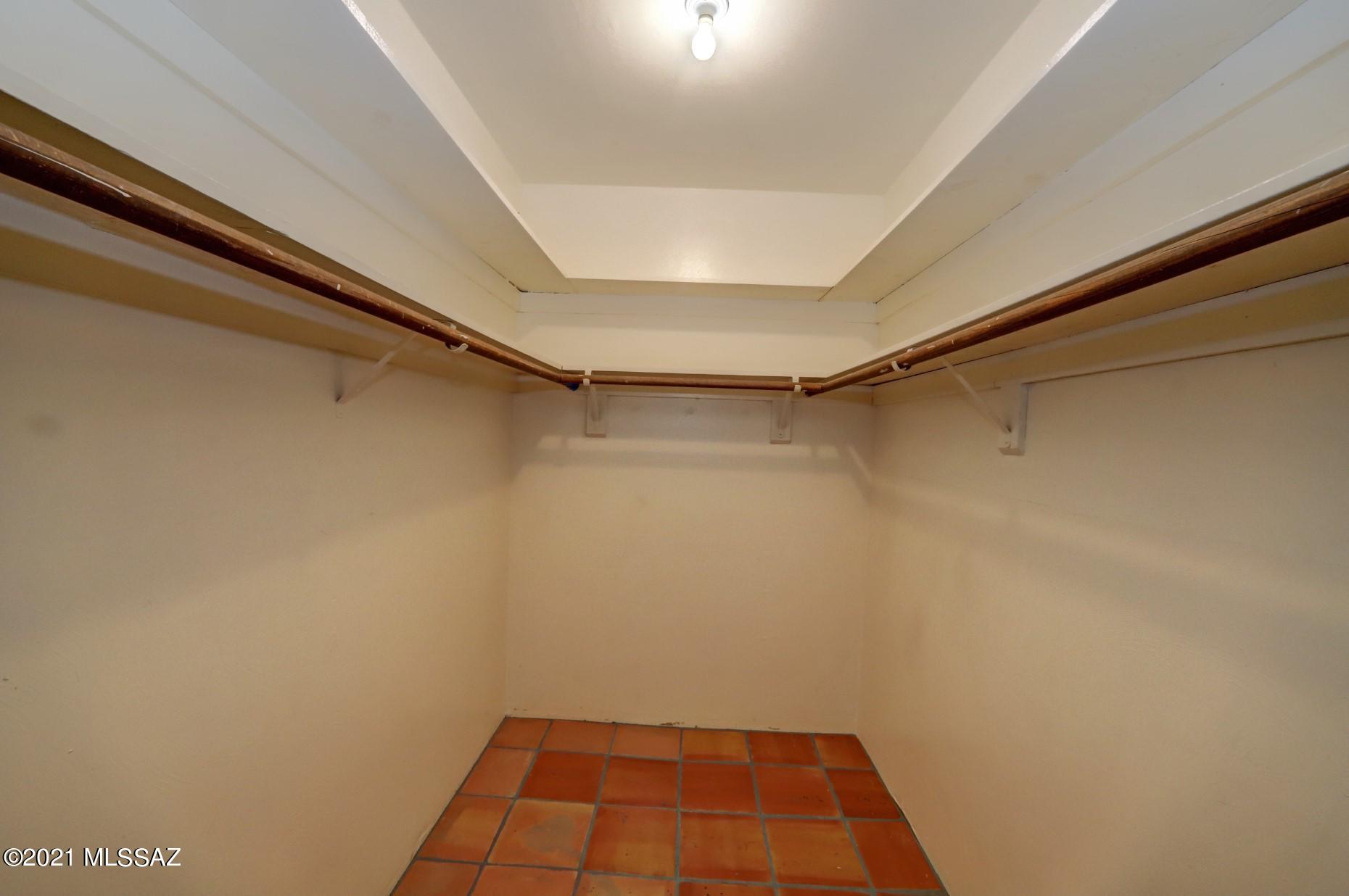 660 East River Road, Unit I Tucson, AZ 85704 - Photo 26 of 37