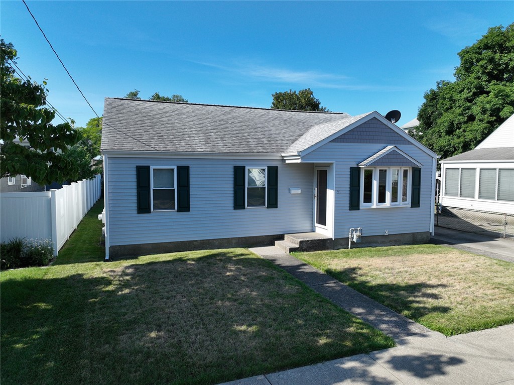 21 Benedict Street Pawtucket, RI 02861 - Photo 2 of 42