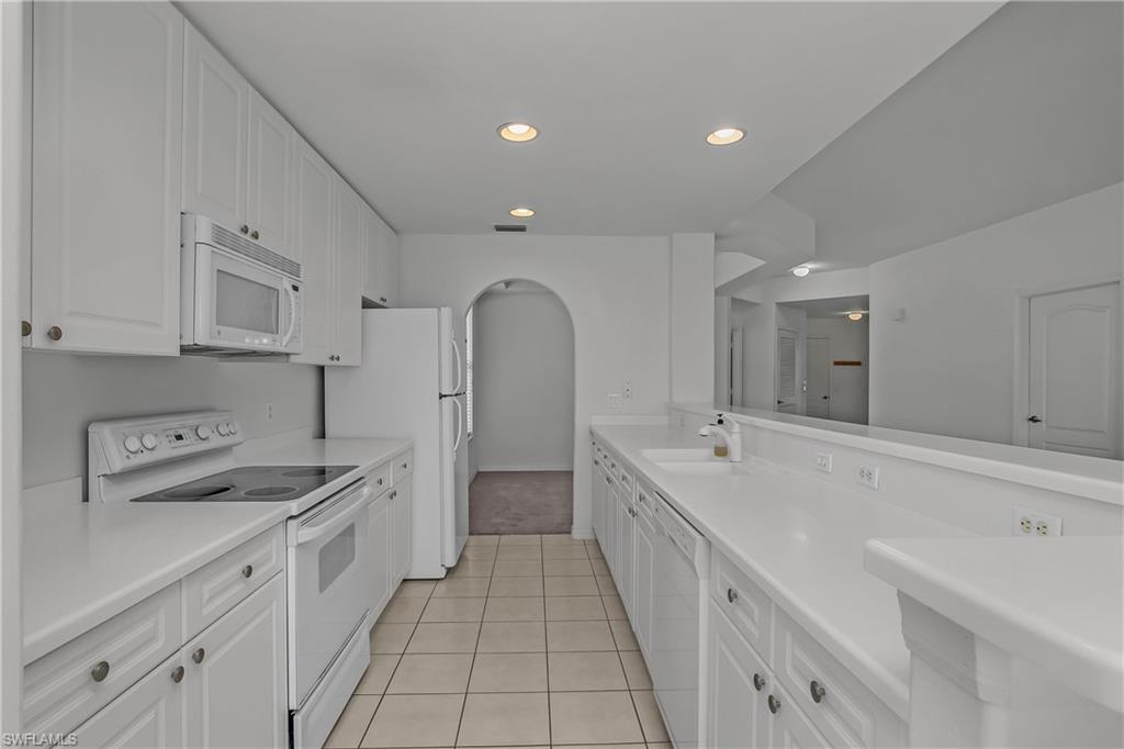 1925 Crestview Way, Unit 173 Naples, FL 34119 - Photo 18 of 47
