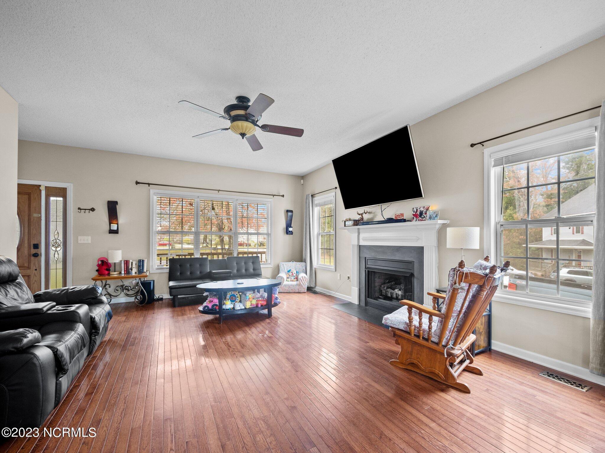 609 Riva Ridge Road Sneads Ferry, NC 28460 - Photo 5 of 32 5-web-or-mls-P3120009
