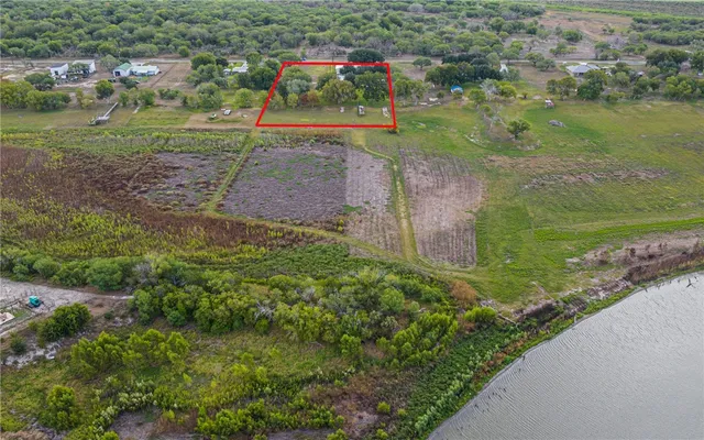 an aerial view of a yard with a yard