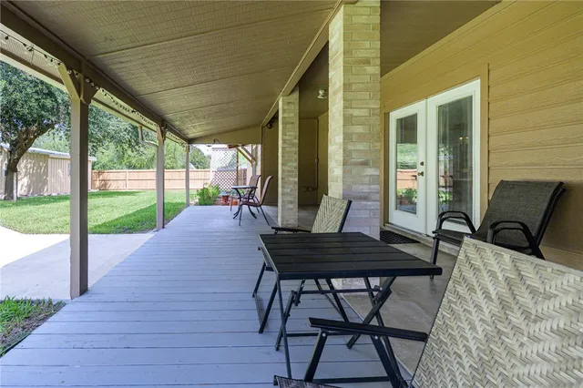 a view of outdoor space yard and patio