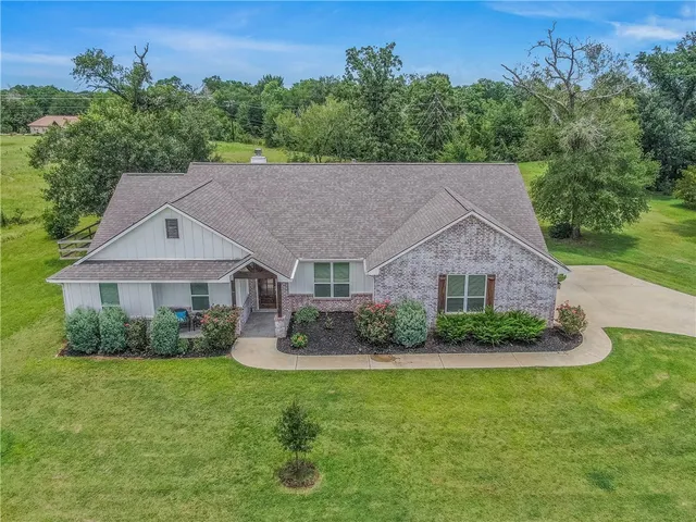 $528,000 | 9868 Albert Drive, Iola, TX 77861