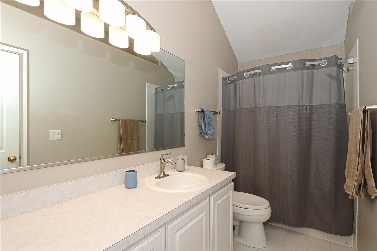 2449 Stonegate Road Algonquin, IL 60110 - Photo 33 of 38 Gallery Image 33