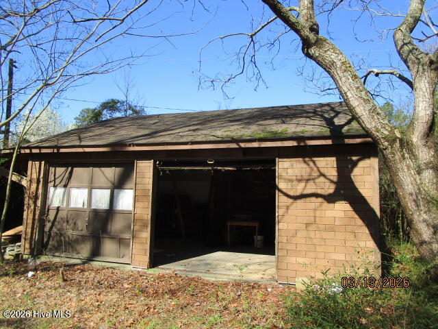 112 Baxter Grove Road Moyock, NC 27958 - Photo 8 of 24 Garage