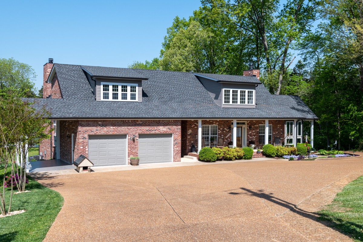 450 North Denny Road Lebanon, TN 37087 - Photo 2 of 65 front view of a house with a yard