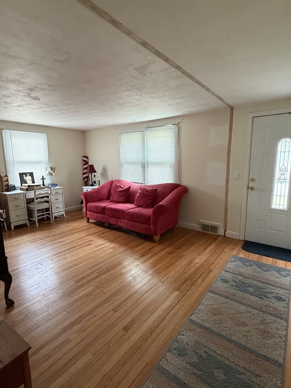 40 Aldrew Terrace Springfield, MA 01119 - Photo 8 of 12