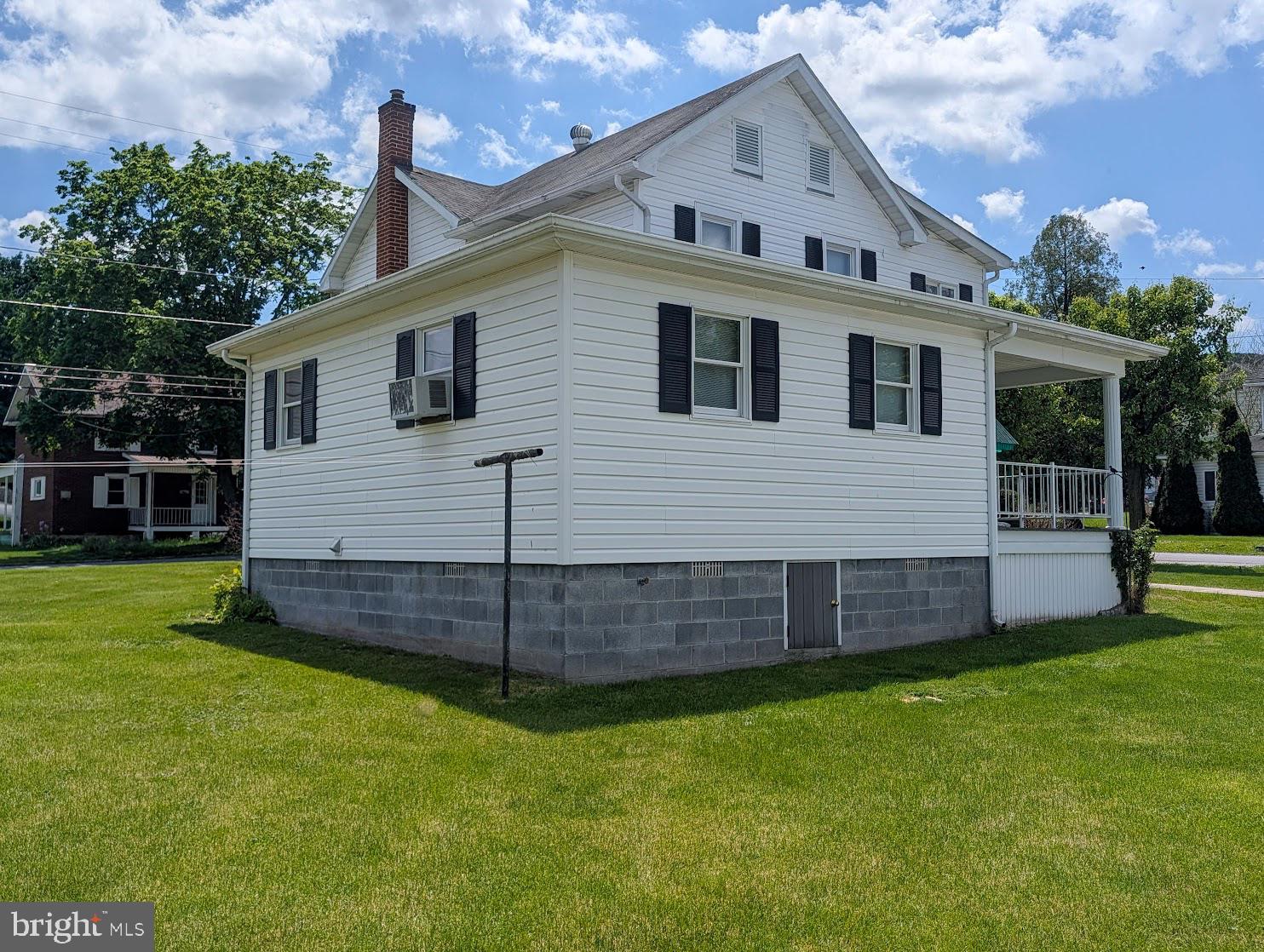 601 16th Street Saxton, PA 16678 - Photo 38 of 57 a front view of a house with a yard