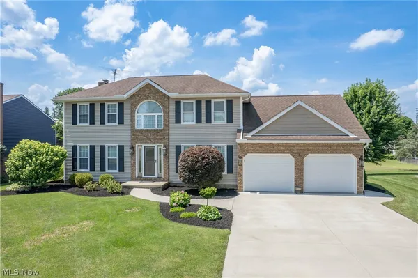 $395,000 | 1631 Horizon Drive, Louisville, OH 44641