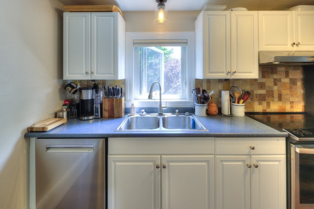 10 Ridgewood Road Worcester, MA 01606 - Photo 9 of 38