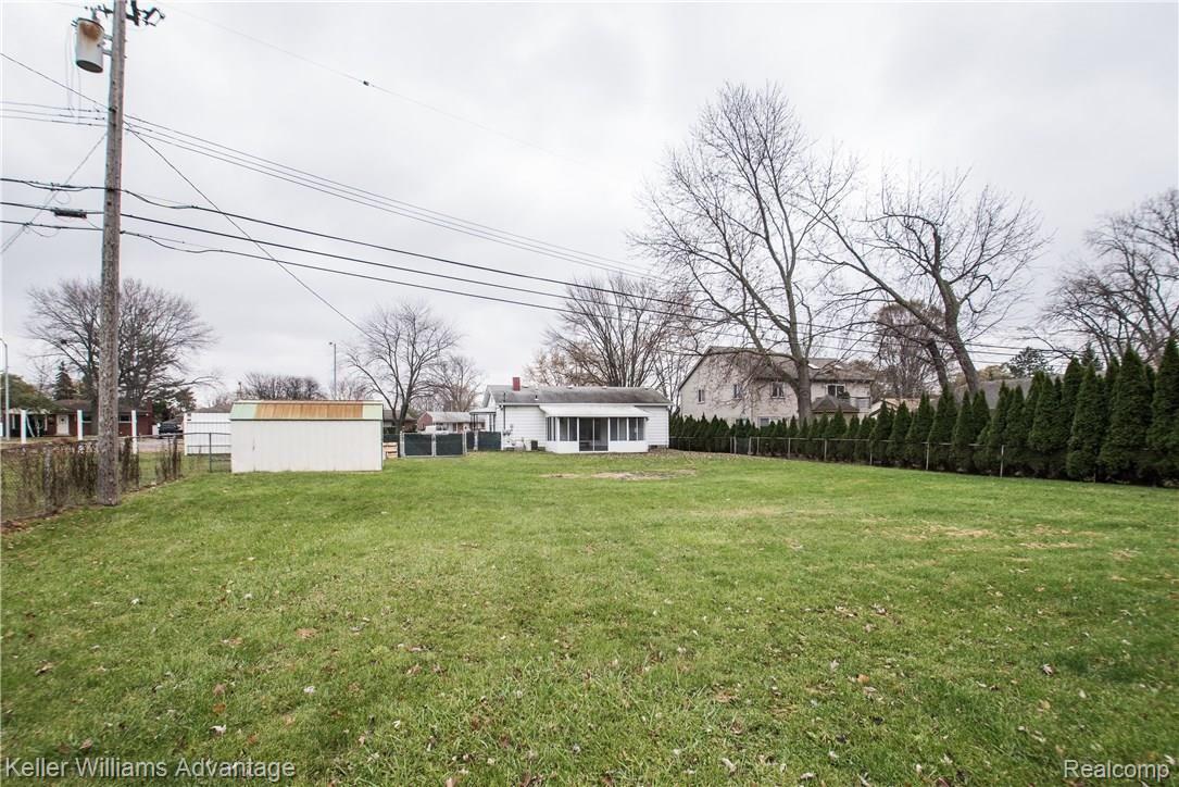 8066 Pardee Road Taylor, MI 48180 - Photo 29 of 31 DSC_0321.jpg