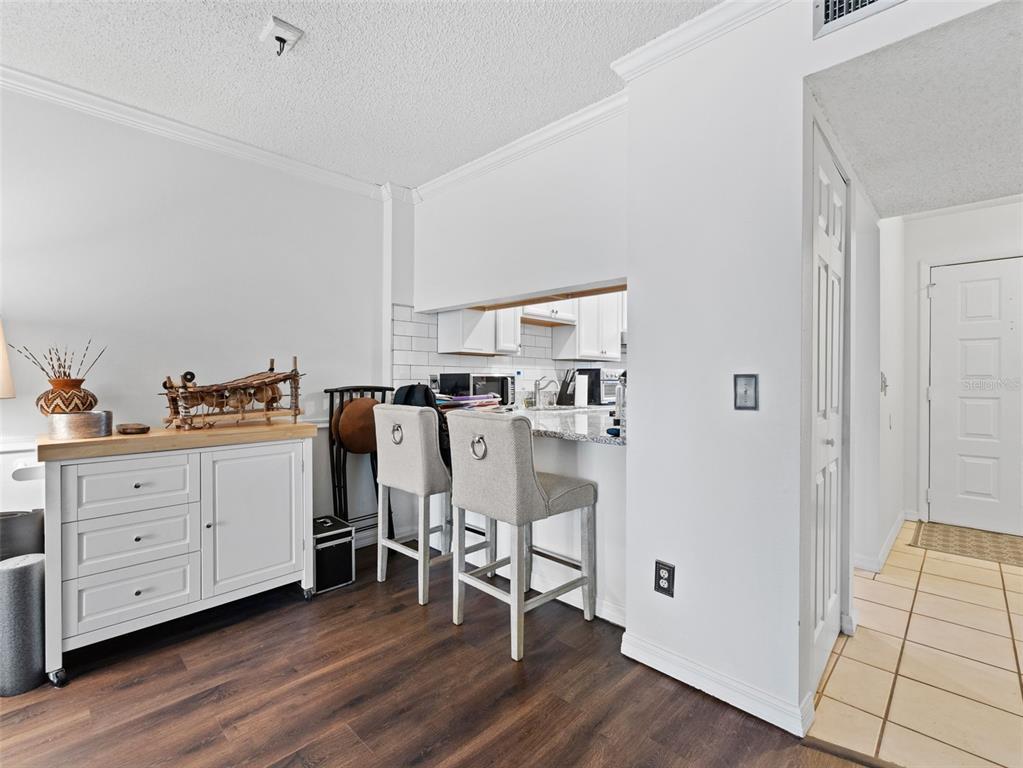 4507 South Oak Drive, Unit P41 Tampa, FL 33611 - Photo 7 of 27