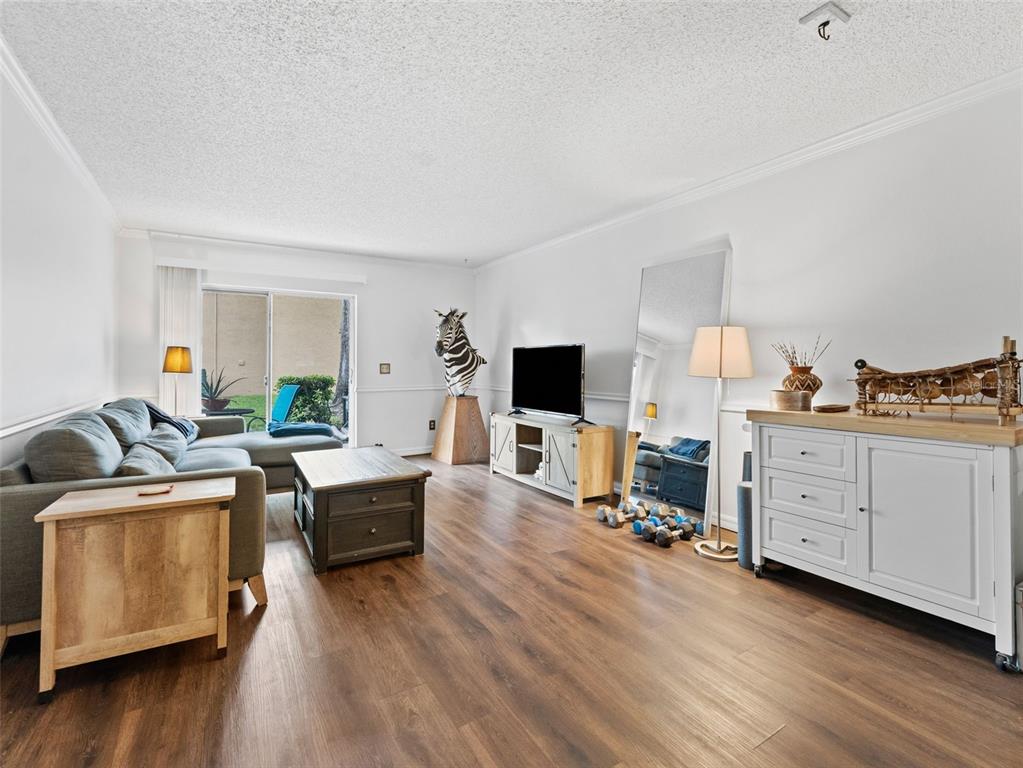 4507 South Oak Drive, Unit P41 Tampa, FL 33611 - Photo 8 of 27