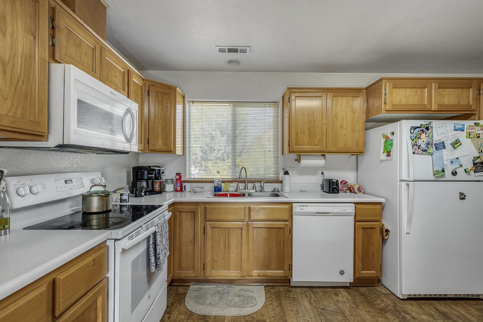 112 Lucas Court Eagle Point, OR 97524 - Photo 12 of 35 12_112_12_mls