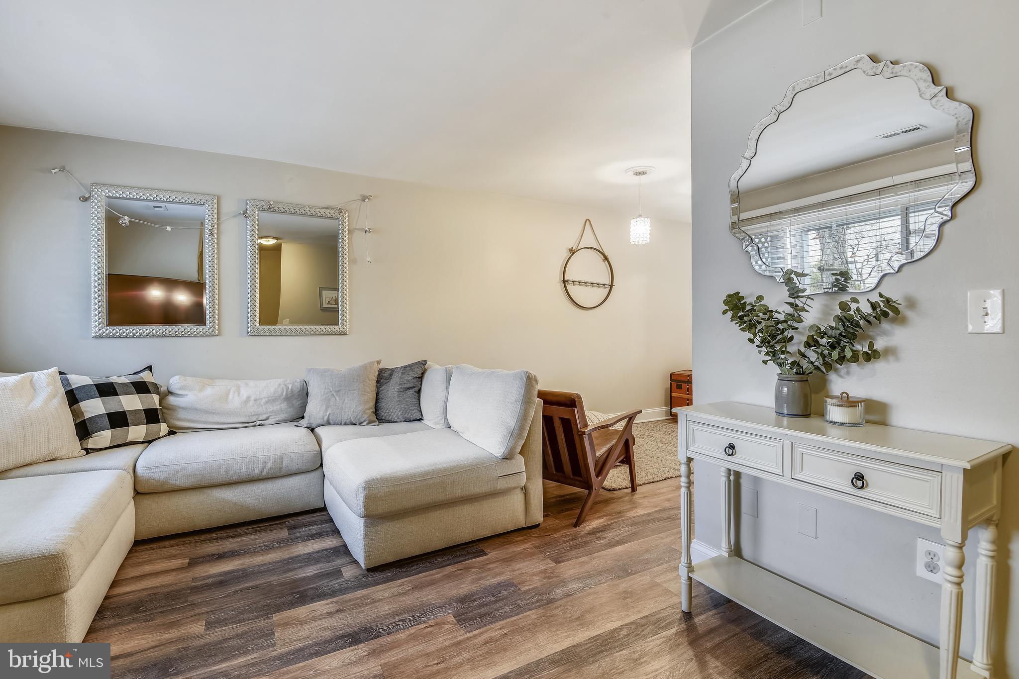 1059 Cedar Ridge Court Annapolis, MD 21403 - Photo 3 of 30 Relax in your spacious living room