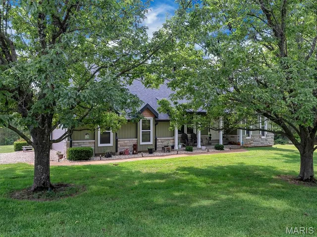 $550,000 | 7033 Meadow View Drive, Dittmer, MO 63023