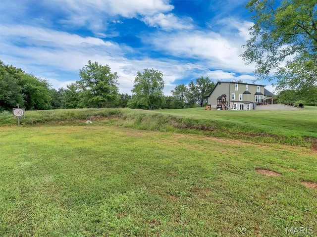 $550,000 | 7033 Meadow View Drive, Dittmer, MO 63023