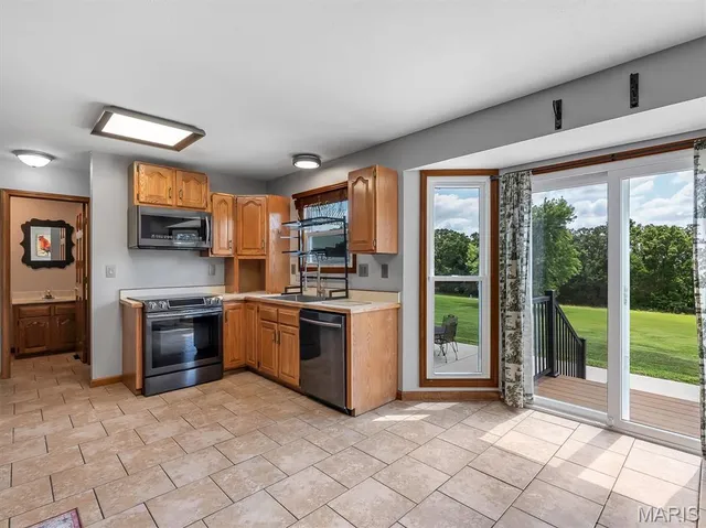 $550,000 | 7033 Meadow View Drive, Dittmer, MO 63023