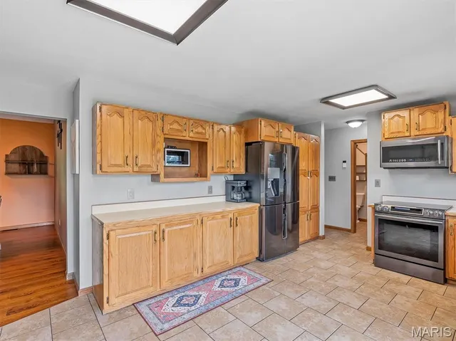 $550,000 | 7033 Meadow View Drive, Dittmer, MO 63023