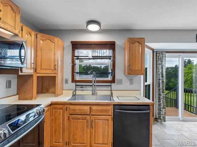 $550,000 | 7033 Meadow View Drive, Dittmer, MO 63023