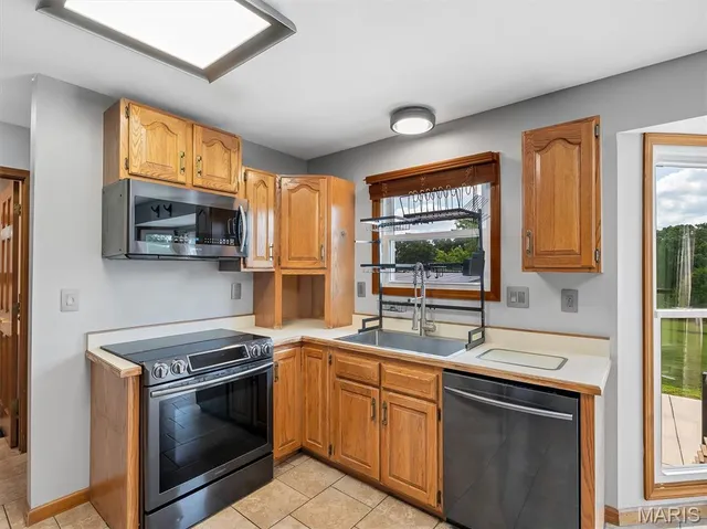 $550,000 | 7033 Meadow View Drive, Dittmer, MO 63023