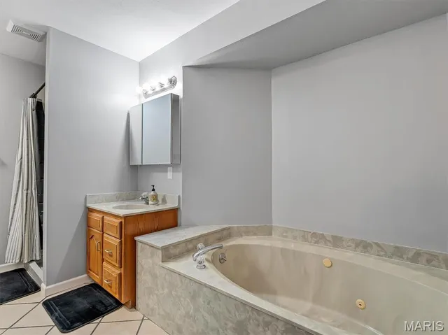 $550,000 | 7033 Meadow View Drive, Dittmer, MO 63023