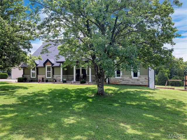 $550,000 | 7033 Meadow View Drive, Dittmer, MO 63023