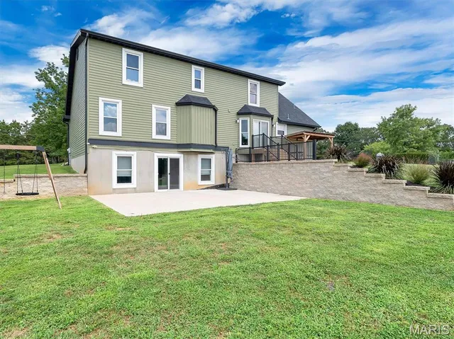 $550,000 | 7033 Meadow View Drive, Dittmer, MO 63023