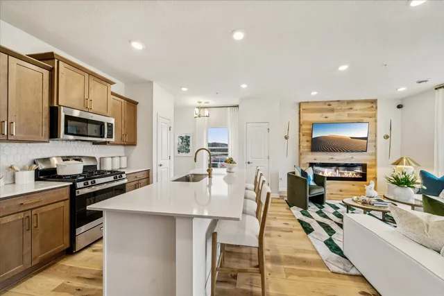 $384,990 | 1024 130th Street West, Rosemount, MN 55068