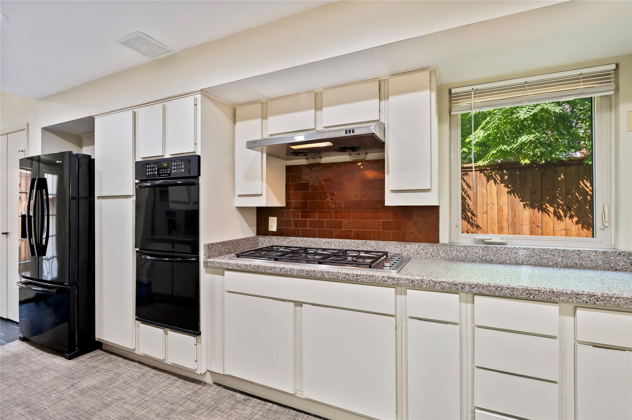 5300 Mercer Street, Unit 7 Houston, TX 77005 - Photo 14 of 41 Six burner gas stove, double oven and Refrigerator