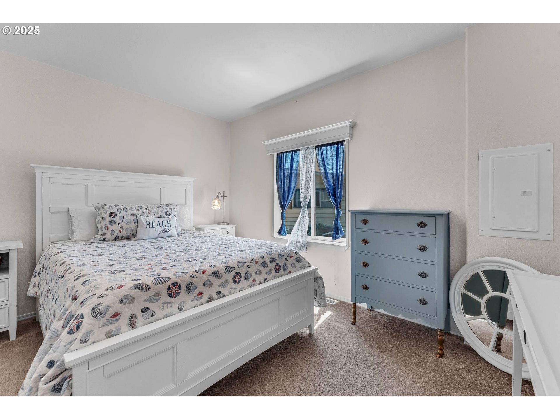 1999 Jansen Way, Unit 29 Woodburn, OR 97071 - Photo 26 of 33 a bedroom with a bed and with furniture