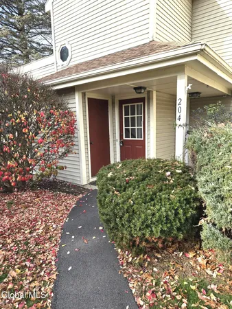 $157,500 | 204 Victory Way, Halfmoon, NY 12188