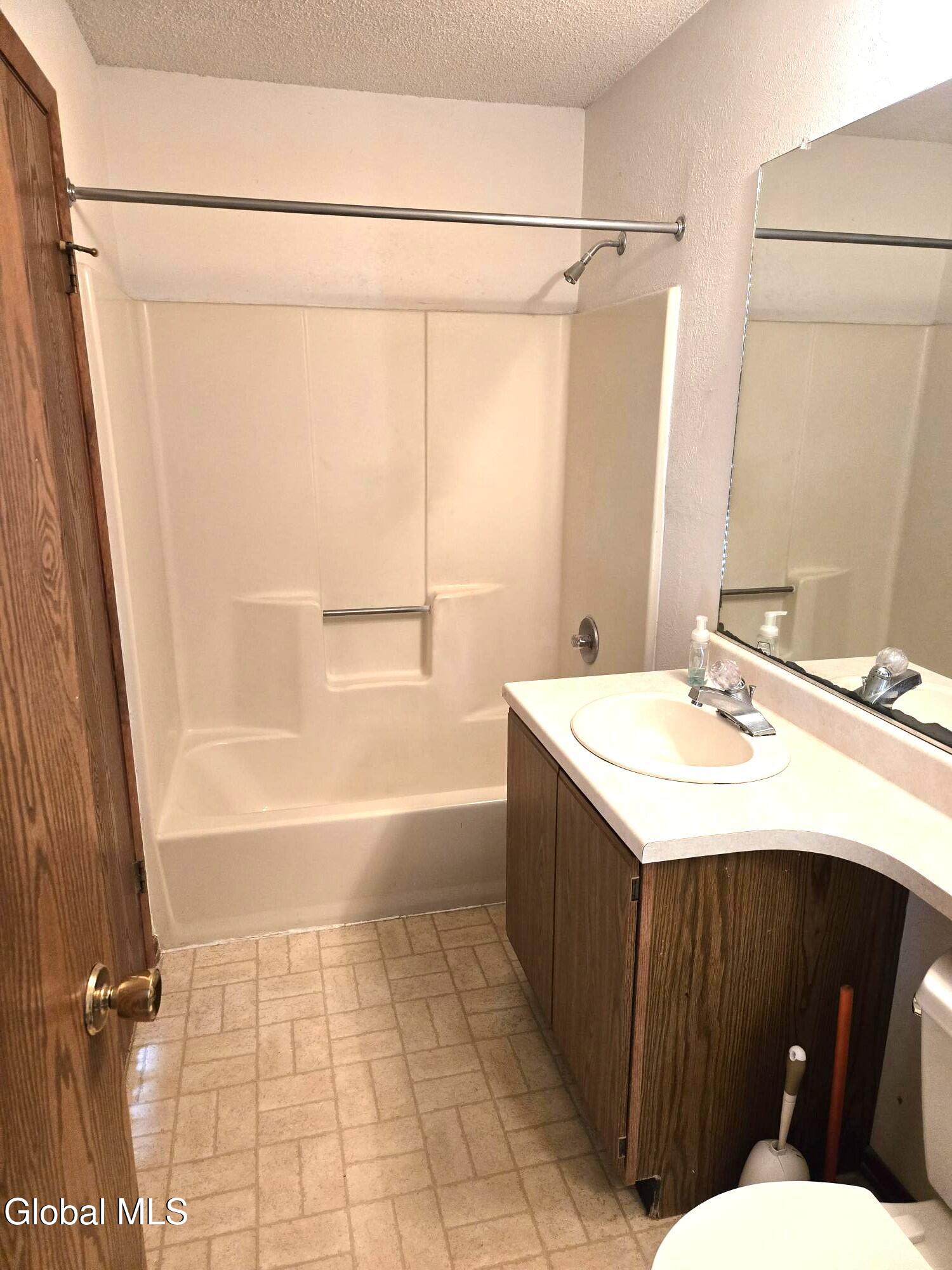 204 Victory Way Halfmoon, NY 12188 - Photo 5 of 11 20251120_111332