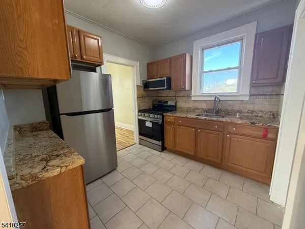 $2,700 | 9 Orange Avenue, Clifton, NJ 07013