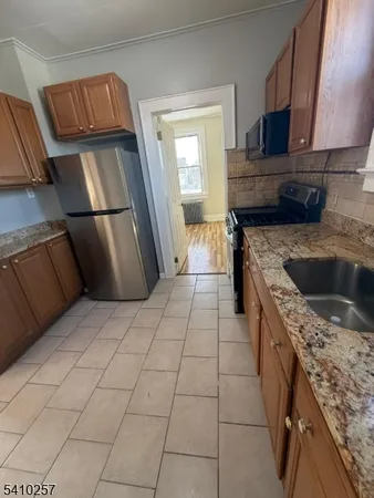 $2,700 | 9 Orange Avenue, Clifton, NJ 07013