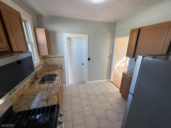 $2,700 | 9 Orange Avenue, Clifton, NJ 07013