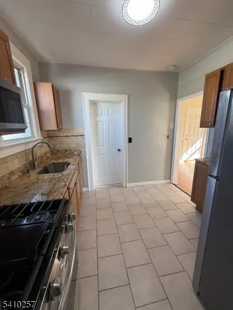 $2,700 | 9 Orange Avenue, Clifton, NJ 07013