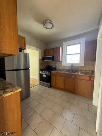 $2,700 | 9 Orange Avenue, Clifton, NJ 07013