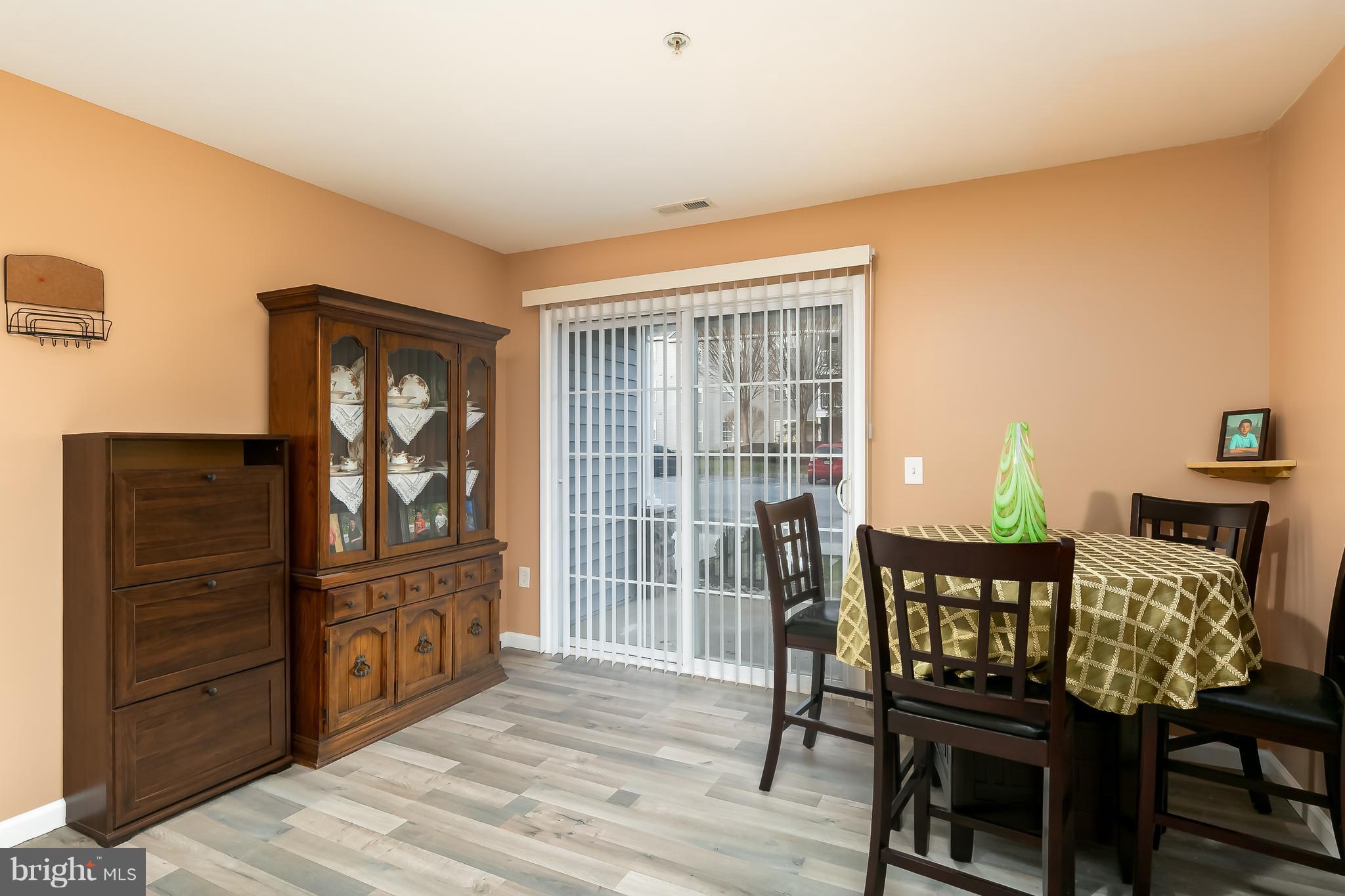 138 Natalie Road Delran, NJ 08075 - Photo 4 of 21 Dining Area