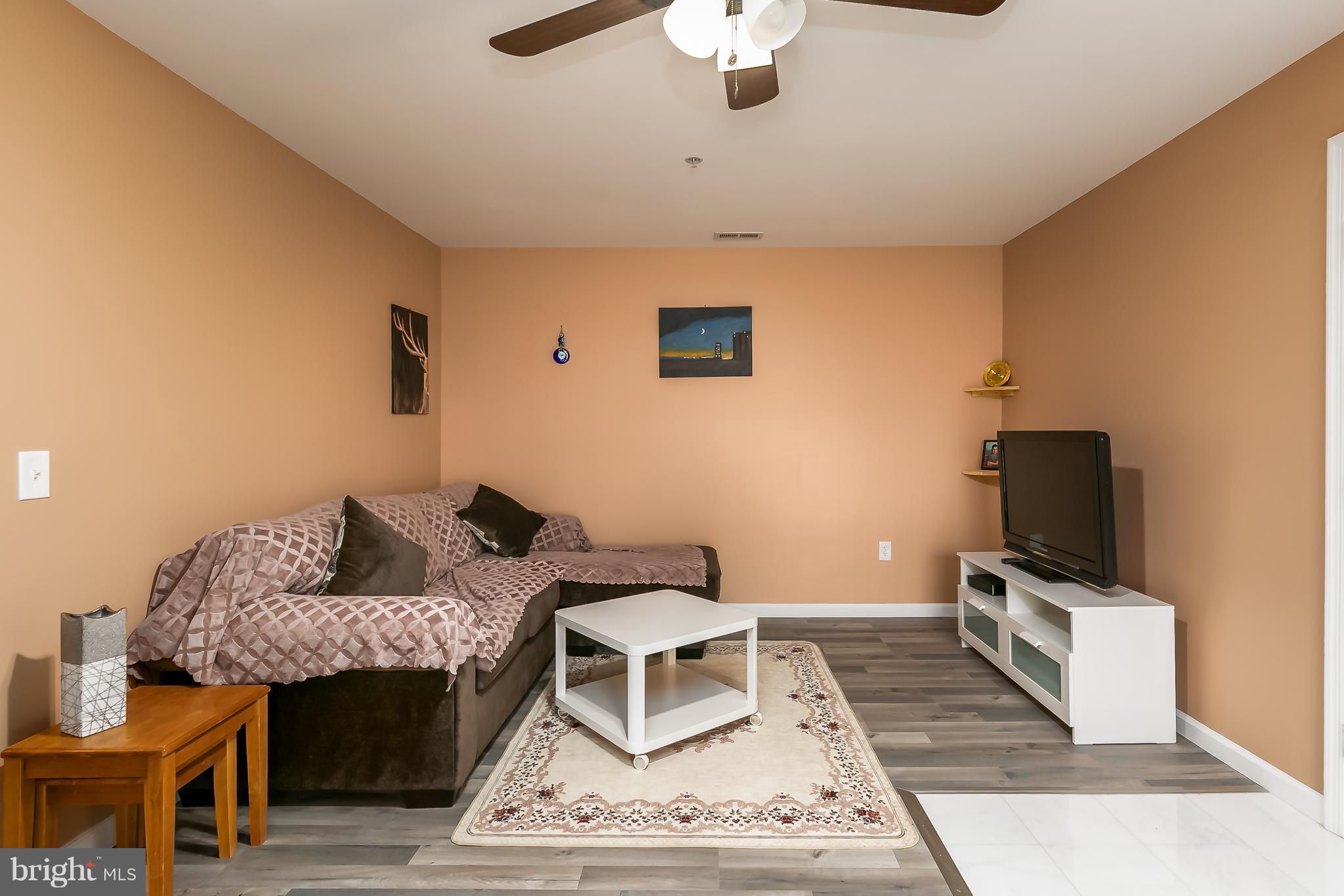 138 Natalie Road Delran, NJ 08075 - Photo 7 of 21 Living Room