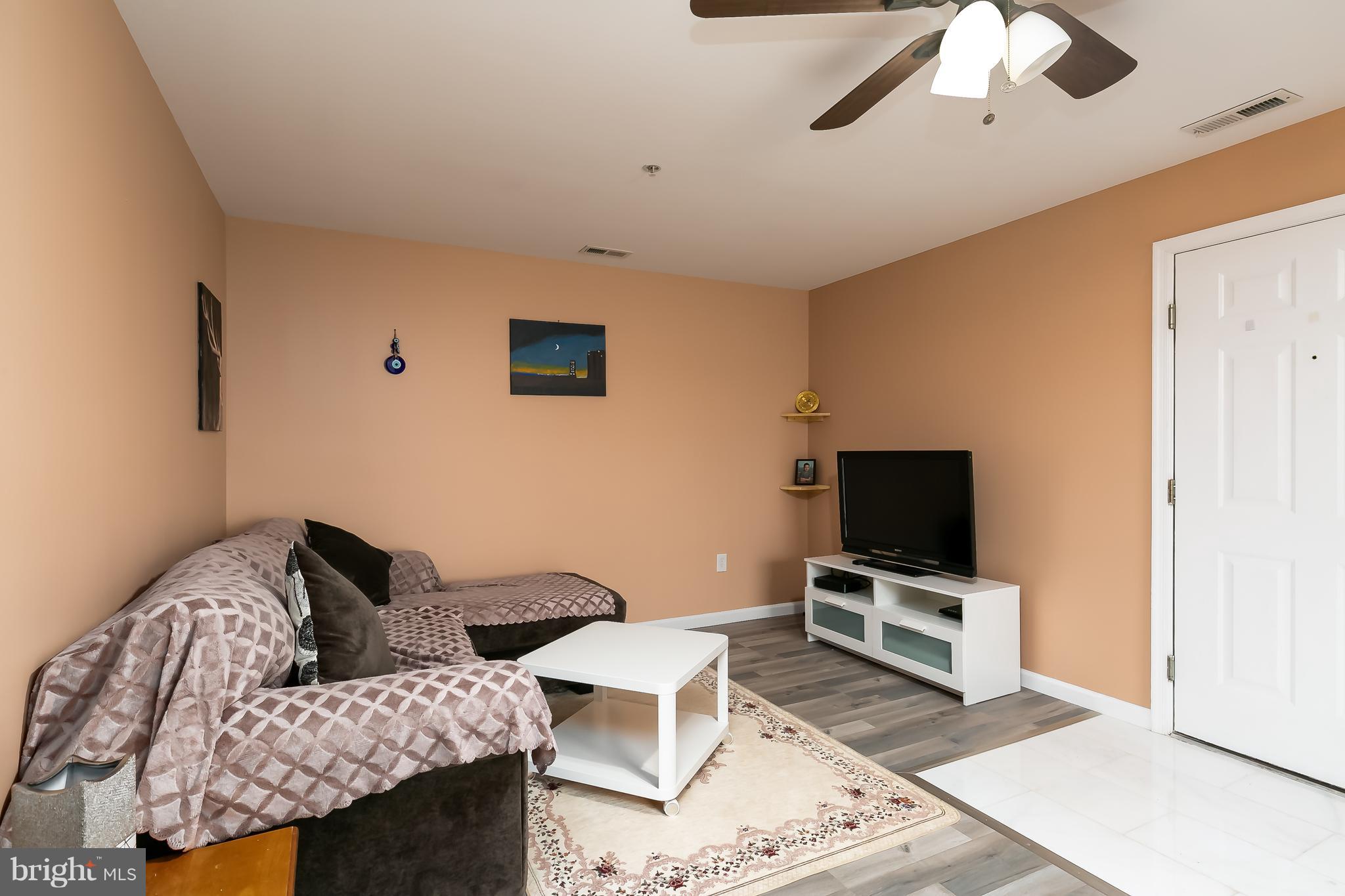 138 Natalie Road Delran, NJ 08075 - Photo 8 of 21 Living Room