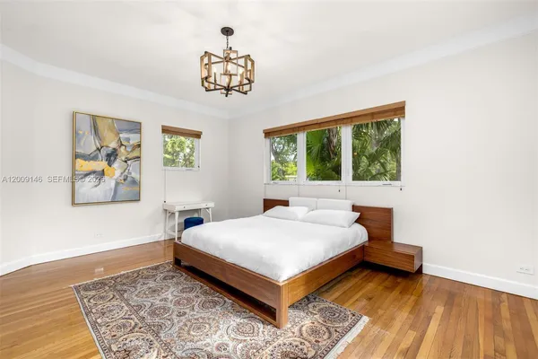 $15,000 | 4340 Pine Tree Drive, Miami Beach, FL 33140