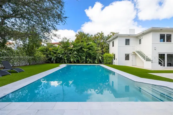 $15,000 | 4340 Pine Tree Drive, Miami Beach, FL 33140