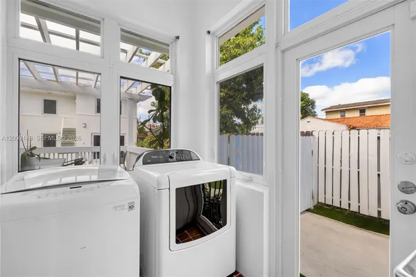 $15,000 | 4340 Pine Tree Drive, Miami Beach, FL 33140