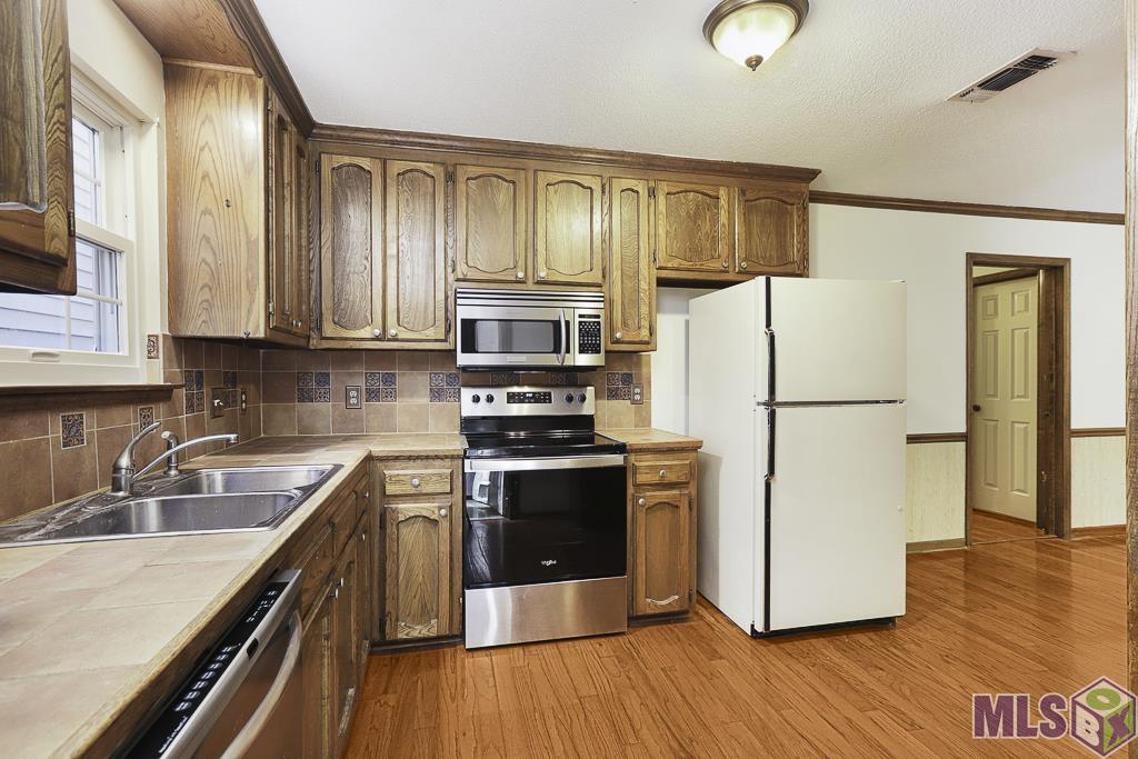 5942 Fort Clarke Drive North Baton Rouge, LA 70817 - Photo 7 of 18