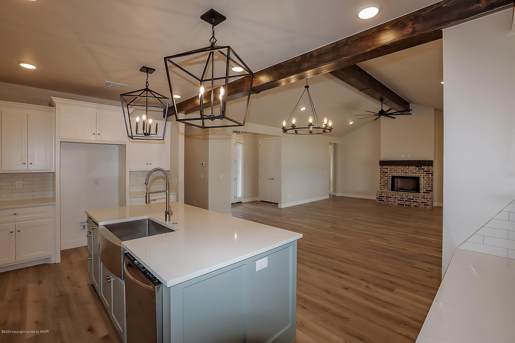 13437 Silverpointe Road Amarillo, TX 79124 - Photo 13 of 42 Kitchen facing Living