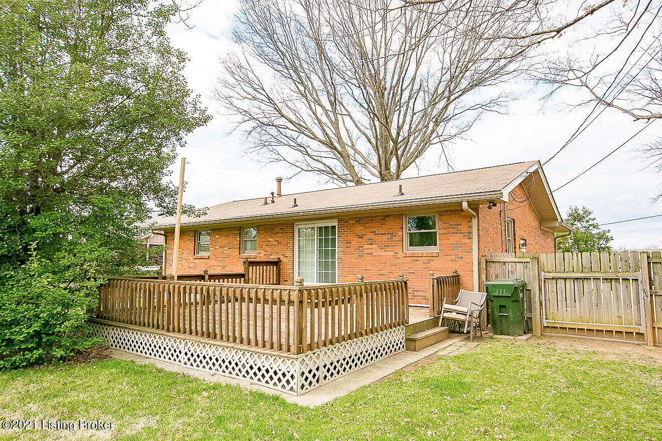 9117 Blowing Tree Road Louisville, KY 40220 - Photo 35 of 39 Rear of Home